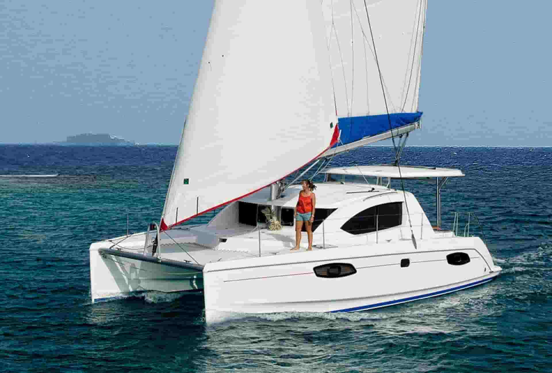 11 Best Sailboats Under 40 Feet (2022)